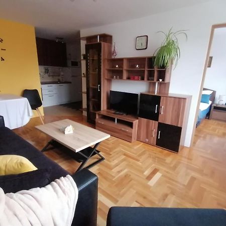 Apartman Relax - Free Public Parking Sarajevo Ngoại thất bức ảnh