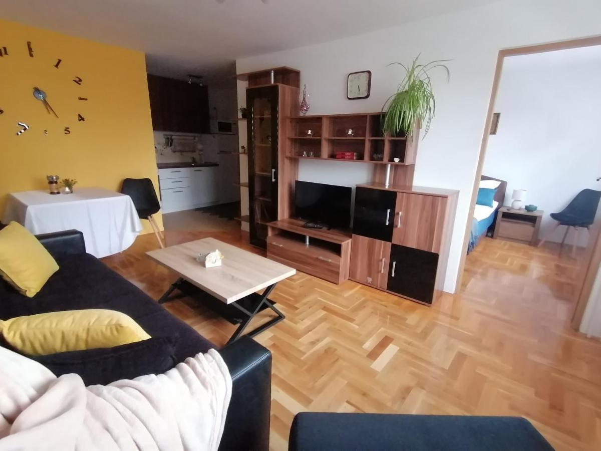 Apartman Relax - Free Public Parking Sarajevo Ngoại thất bức ảnh