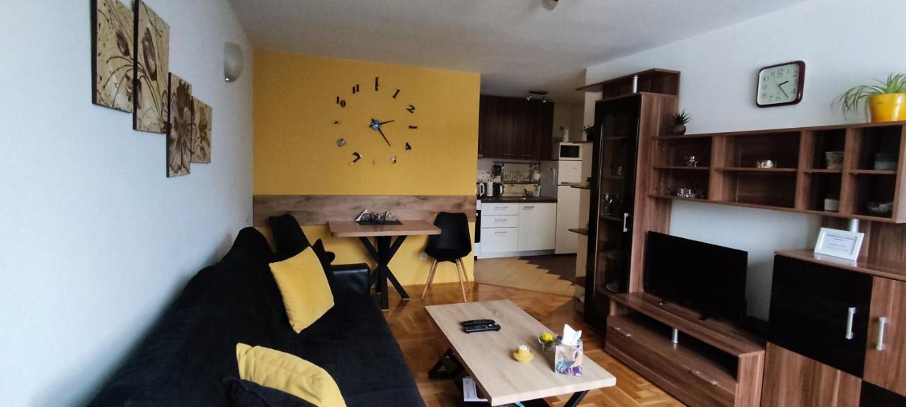 Apartman Relax - Free Public Parking Sarajevo Ngoại thất bức ảnh